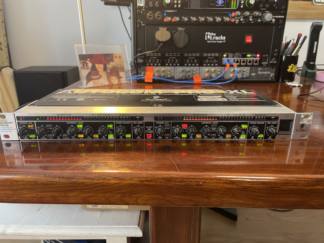 Compresor dinámico doble - Behringer Autocom Pro-XL MDX1600