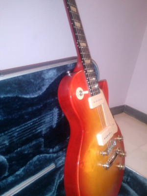 Gibson Les Paul tribute 50, con pastillas P90.