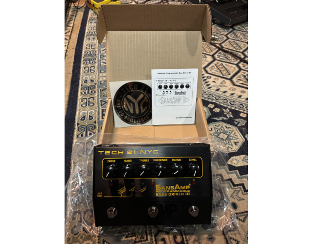 Sansamp Tech 21 Bass DI Programable