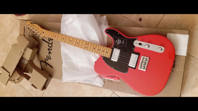 FENDER Player II Telecaster HH MN Coral Red