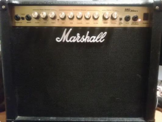 Amplificador Marshall MG 30 dfx