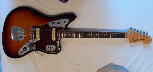 Guitarra FENDER JAGUAR Americana.