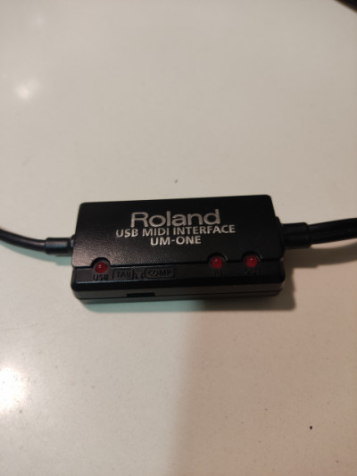 Interfaz Roland MIDI USB UM-ONE