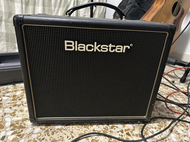 Blackstar HT5 combo