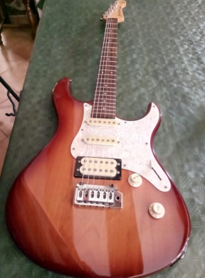 Guitarra Yamaha modelo Pacifica