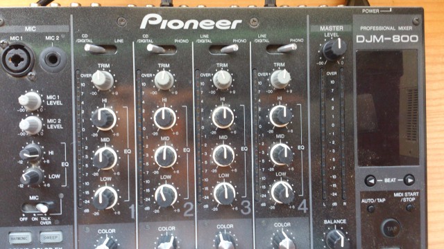 Mesa mezclas PIONEER DJM-800