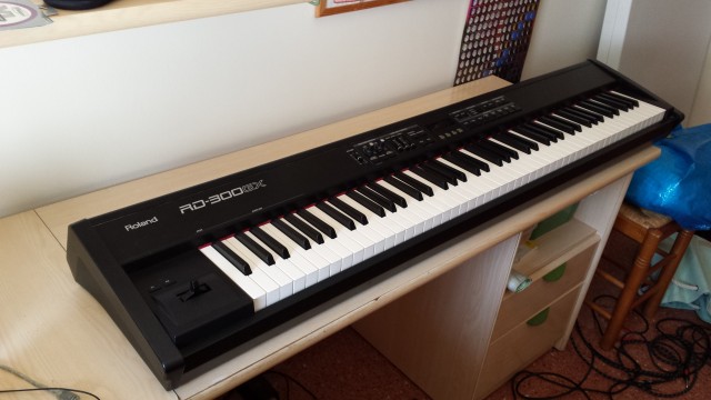 Vendo piano Roland RD300GX
