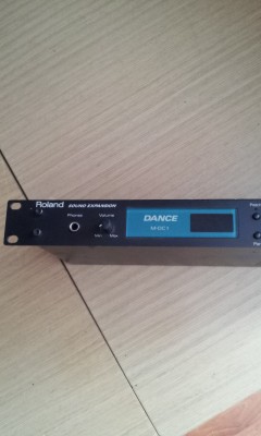 ROLAND DANCE M-DC1
