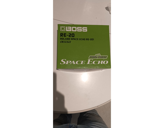 Boss RE-20 Space Echo