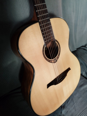 Guitarra Lag Tremontane T300A