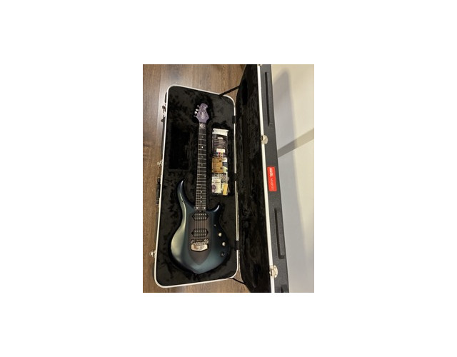 Guitarra Majesty John Petrucci Music Man Alta Gama