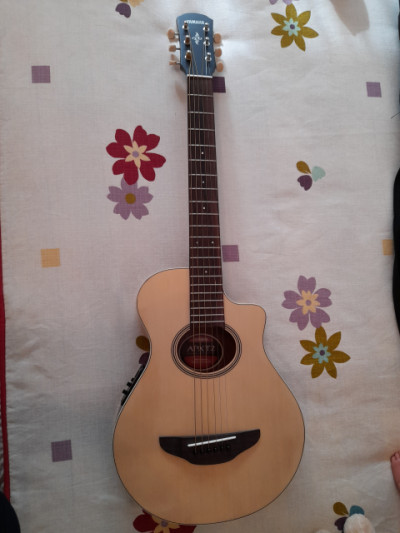 Vendo Guitarra YAMAHA APXT2 NATURAL