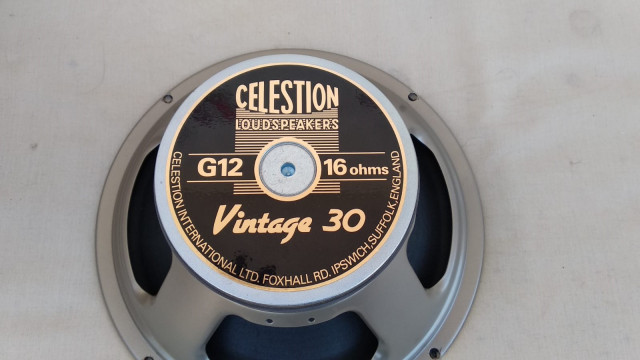 Celestion Vintage V30 Inglés....16 Ohm ..Made in England