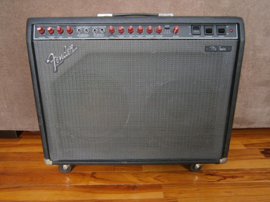 Fender Twin Red Knobs (The Twin)