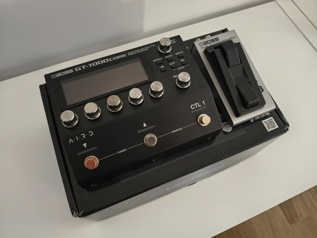 Boss GT-1000 Core + FS7