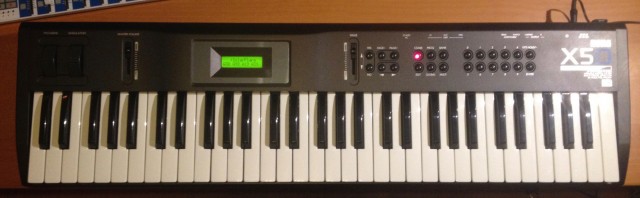 Korg X5D Music Synthesizer