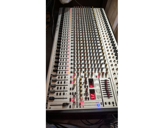 Behringer eurodesk sl3242 fx pro