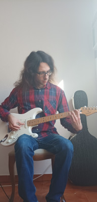 Se ofrece Guitarrista de Sesión para Grabaciones