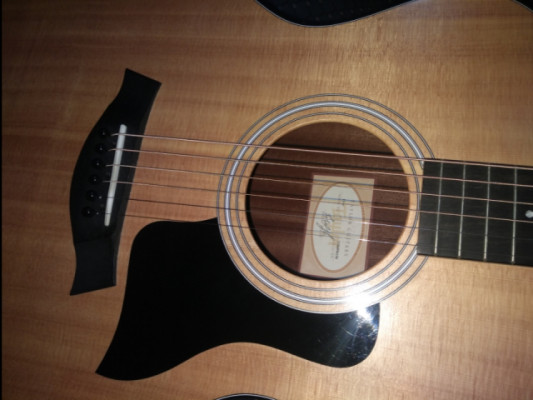 Guitarra Electroacústica TAYLOR 114e