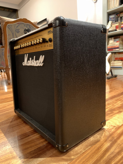 Amplificador Marshall MG50 DFX