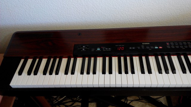 Piano Yamaha P-120