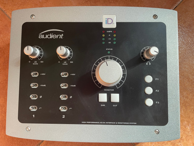Audient id22