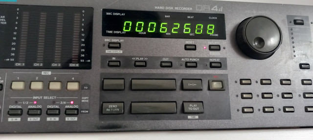 Akai DR4-d