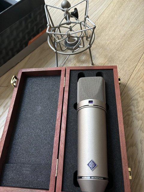 Neumann U87 Ai studio set