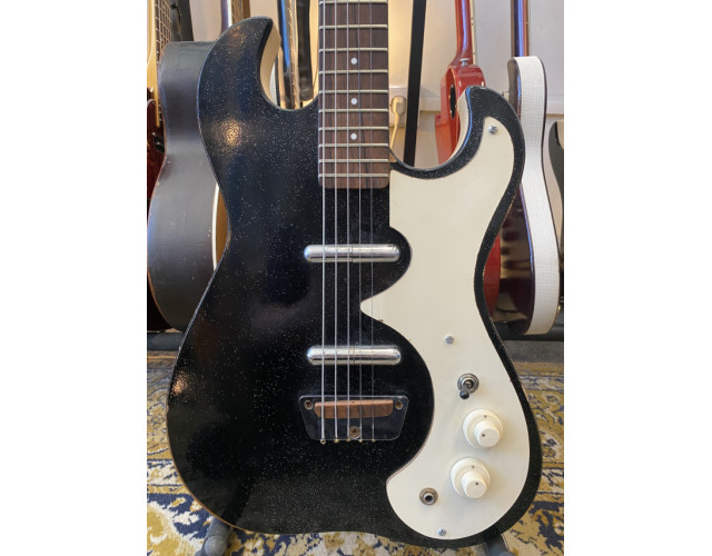 Silvertone 1449 con Amp-in-case de 1965 (amplificador de válvulas/estuche)