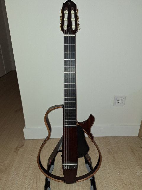 Yamaha Silent SLG200NW + Guitarlift Silent Nuevos
