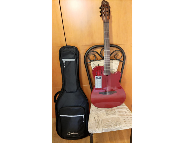 Godin Multiac Mundial Aztec Red -- COMO NUEVA --