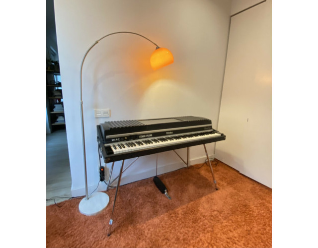 Fender Rhodes MKII 1979 con Retroflyer / teclas madera