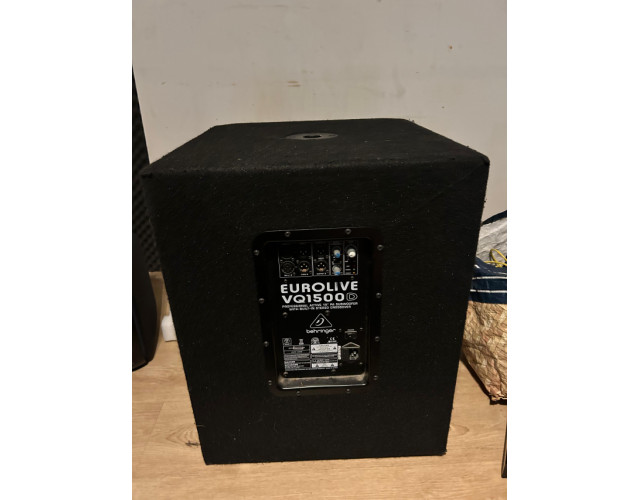 Vendo Subwoofer Activo Behringer Eurolive VQ1500D