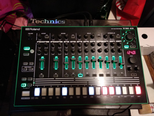 ROLAND AIRA TR 8