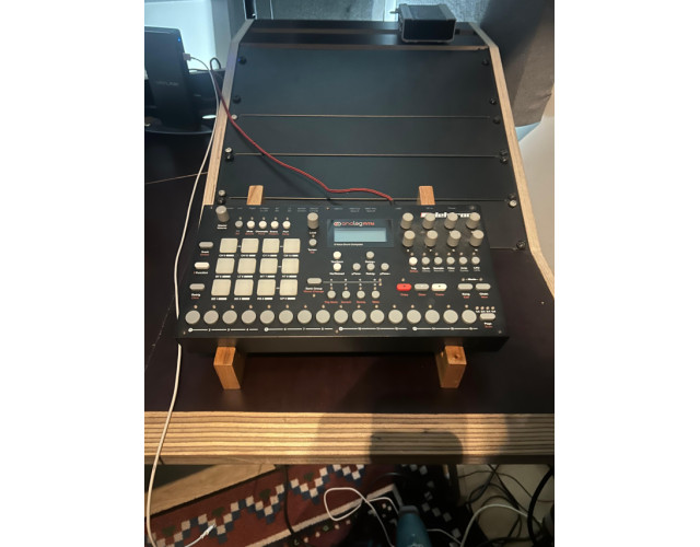 Elektron Analog Rytm MK1 – Caja de Ritmos Analógic