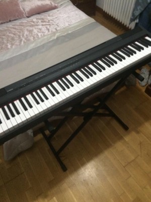 Piano digital Yamaha P-105