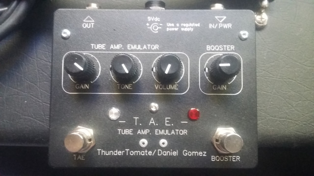 Thunder Tomate T.A.E. V2 con Treble Booster