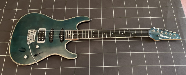 Guitarra IBANEZ SA560MB-ABT Aqua Blue Flat y funda