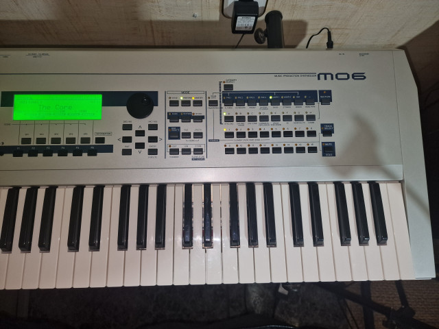 Vendo Yamaha MO6