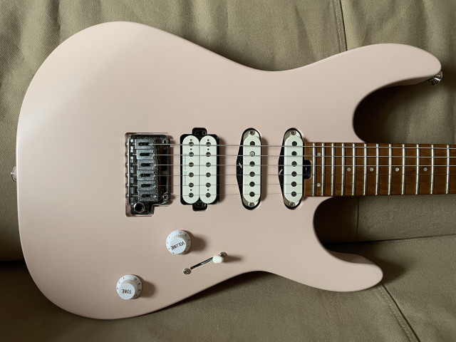 Charvel PRO MOD DK 24 HSS Pink
