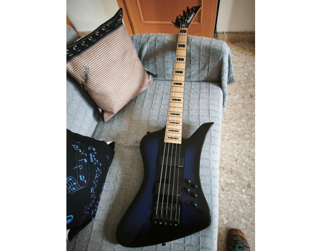 Jackson Kellybird V 5 cuerdas Dave Ellefson (Megadeth) – EMG – IMPECABLE