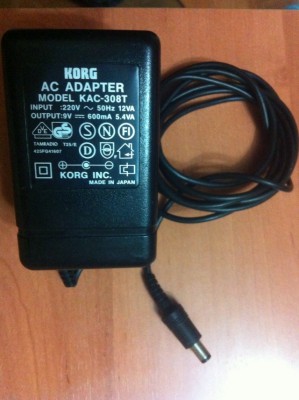 Adaptador de corriente 9v Korg KAC-308T