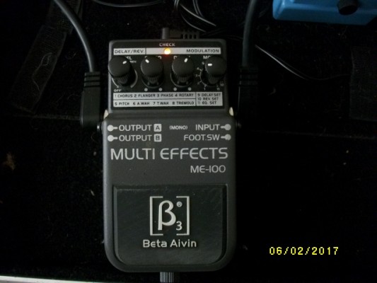 Beta Aivin ME-100 (multiefectos en formato pedal)