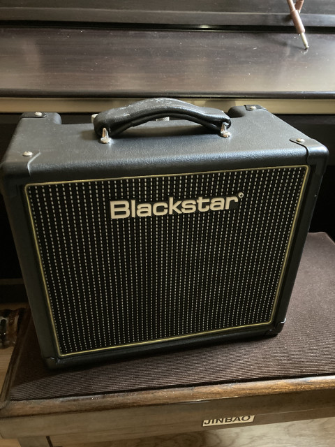 Vendo combo Blackstar HT1R