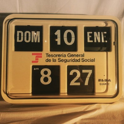 Reloj Calendario de Pared Vintage