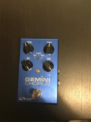 O cambio Source Audio Gemini Chorus