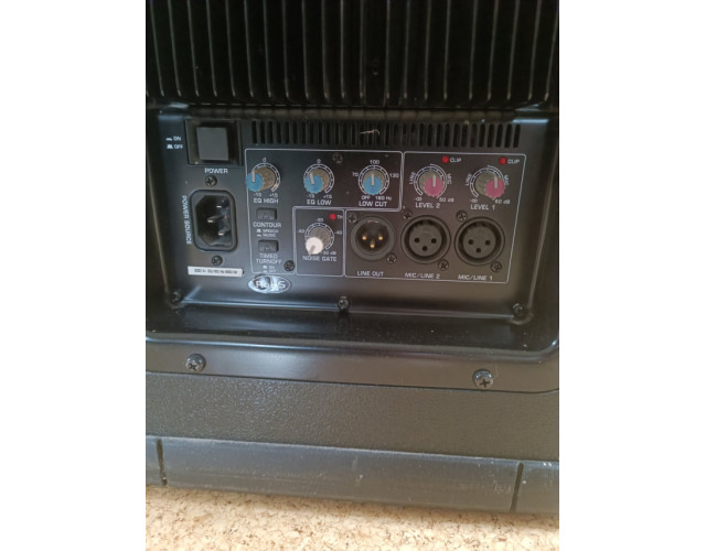 Altavoz activo Behringer Eurolive B1220DSP