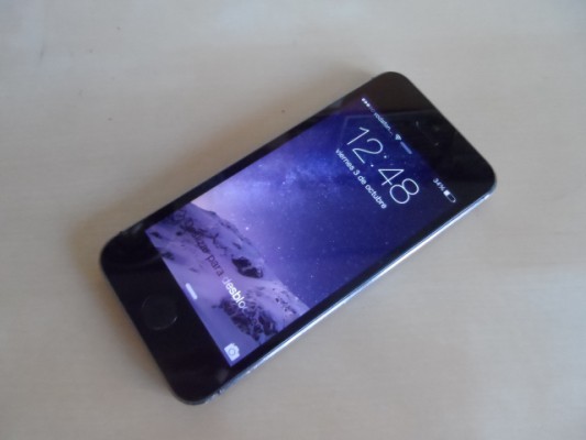 Iphone 5S - LIBRE - con marcas de uso.