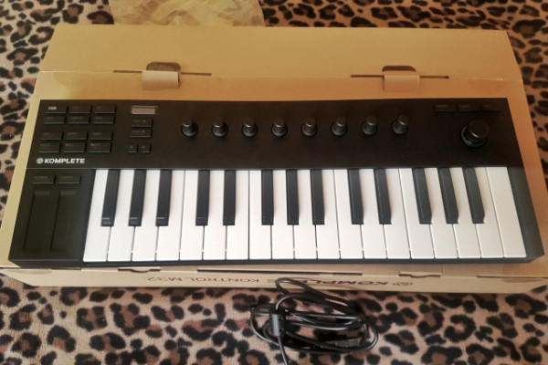 Native Instruments Komplete Kontrol M32 teclado controlador