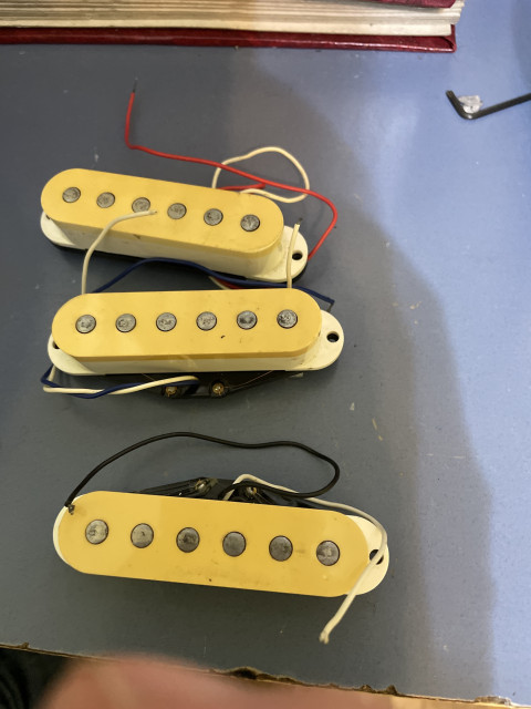 Vendo- pastillas Tokai Stratocaster años 80